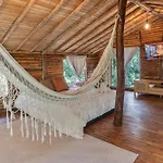 Cabanas Casa Monte En Santa Elena